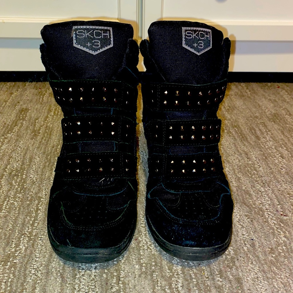 Women’s Hidden Heel W/ Studs Black SKCH+3